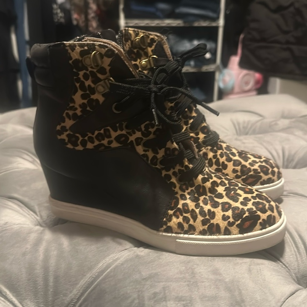 Leopard print wedge sneakers!